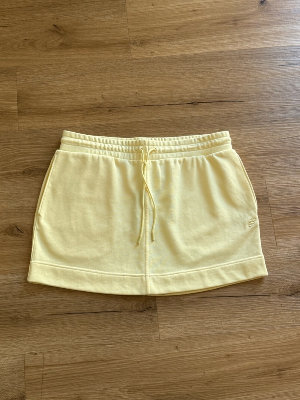 Fabletics Year Round Terry Mini Skirt- light yellow Large